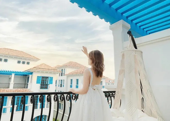 Khách sạn 3 Sao Trung Tâm Bãi Cháy